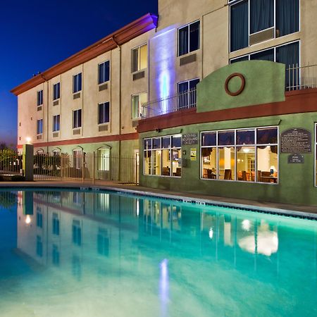 Holiday Inn Express Hotel & Suites Live Oak By Ihg Zewnętrze zdjęcie