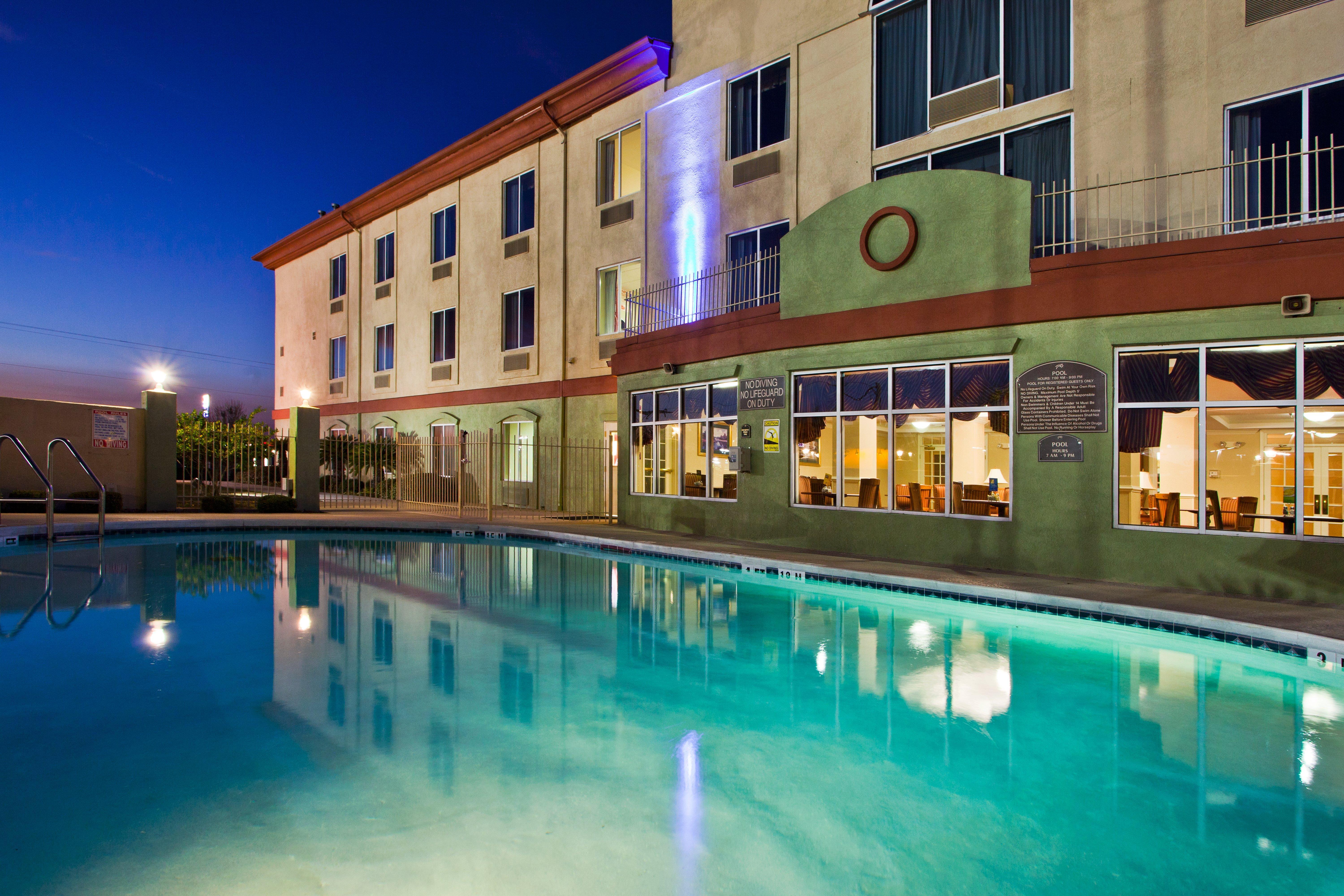Holiday Inn Express Hotel & Suites Live Oak By Ihg Zewnętrze zdjęcie